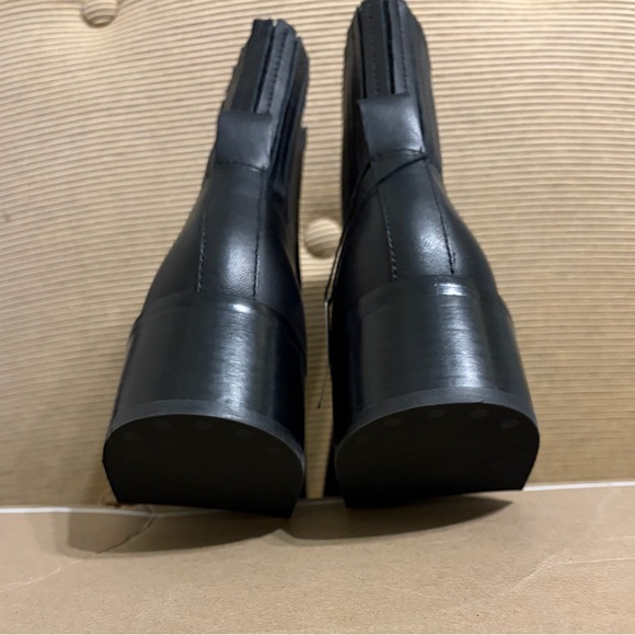 NWT Dolce Vita Linny H2O Bootie in Black - Size 6 - Picture 11 of 15